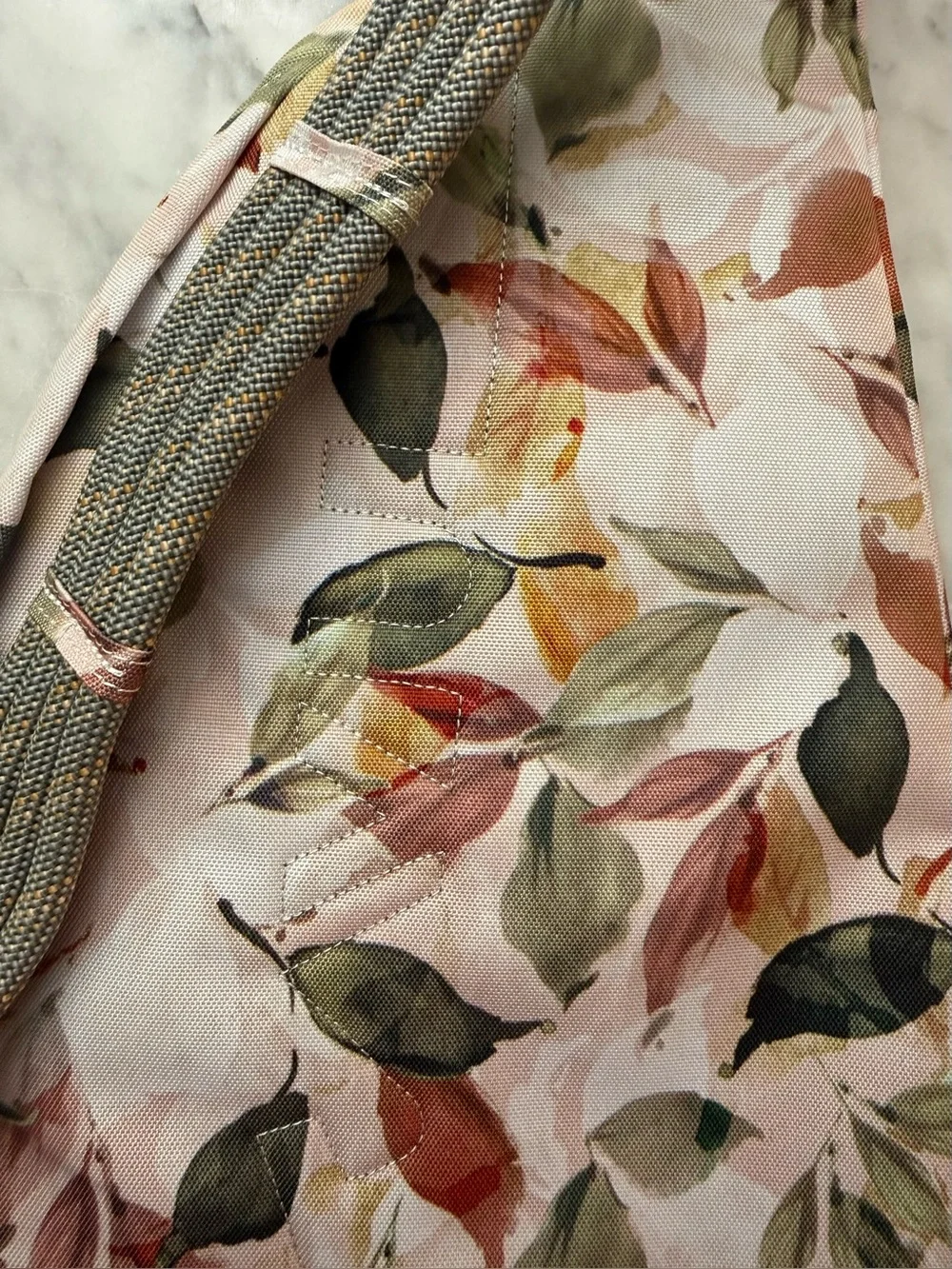 KAVU Rope Sling Bag in Fall Foliage NWT